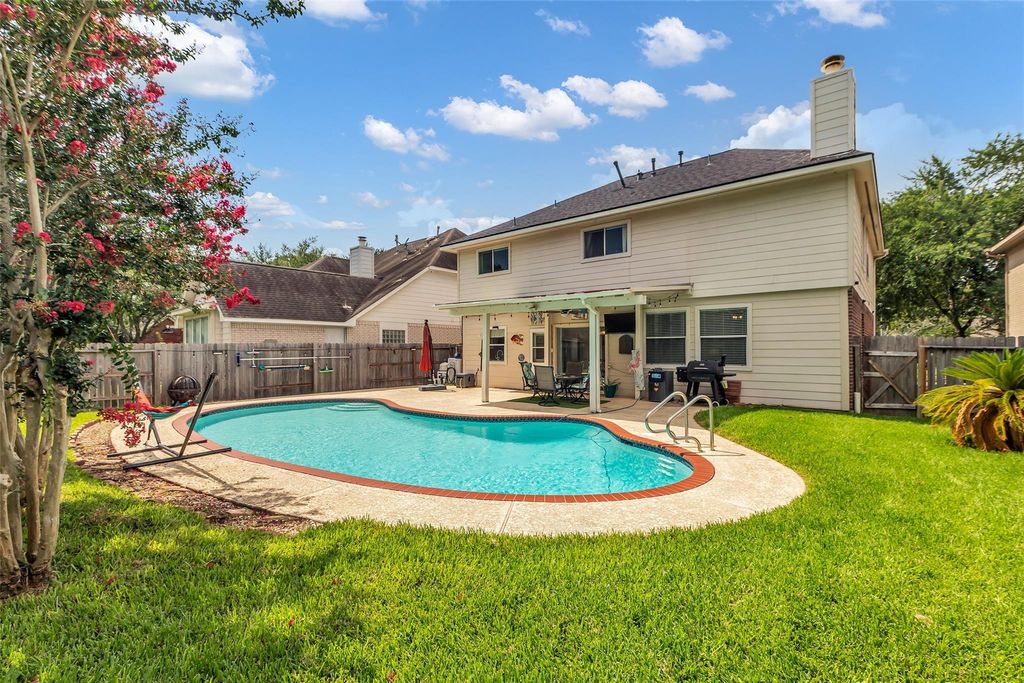 Image 34 of property listing at 5506 Poundstone Court, Sugar Land, TX 77479