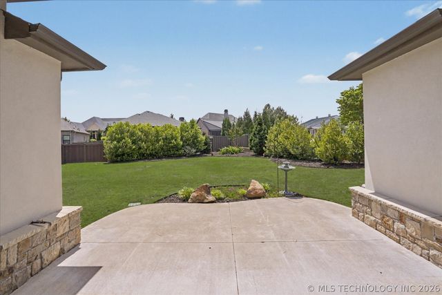 1122 W 84th Place S, Tulsa, OK 74132