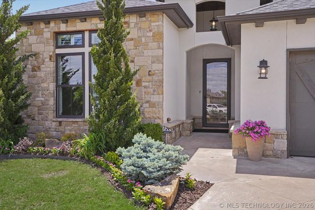 1122 W 84th Place S, Tulsa, OK 74132