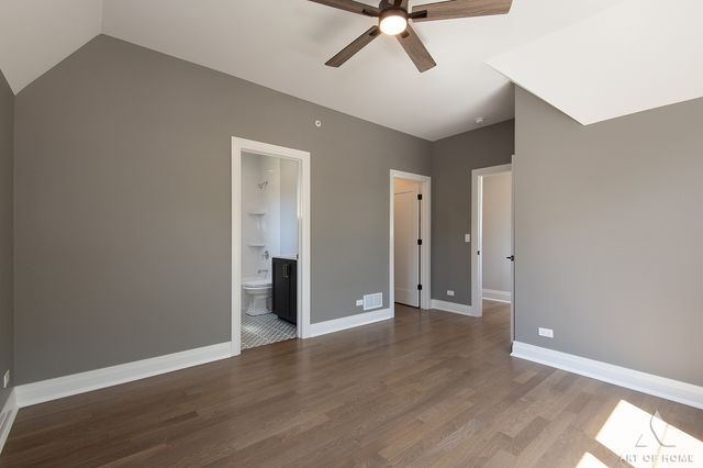 246 Holmes Avenue, Clarendon Hills, IL 60514