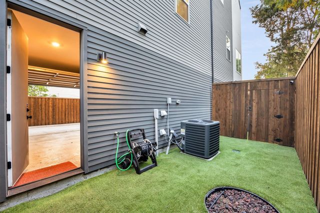 2210 Shea Road 102, Dallas, TX 75235