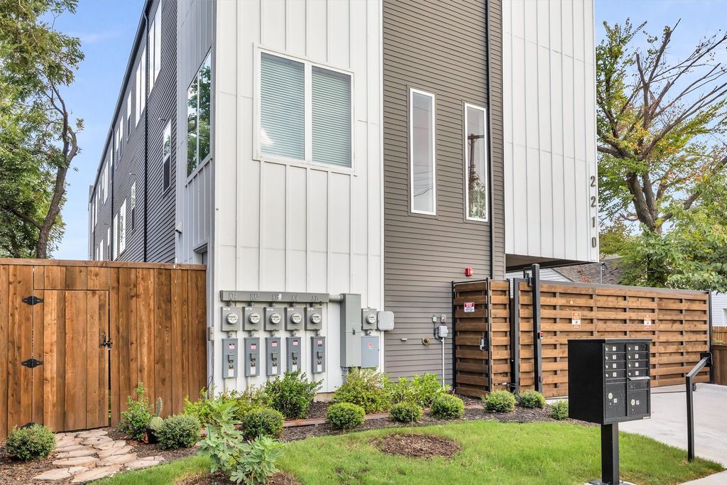 2210 Shea Road 102, Dallas, TX 75235 — photo 2