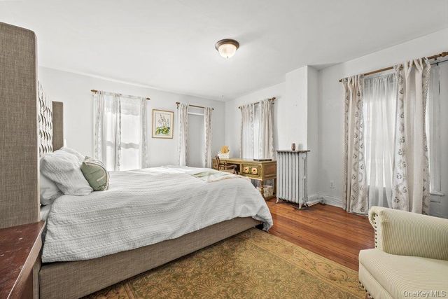 15 Bayside Avenue, Oyster Bay, NY 11771