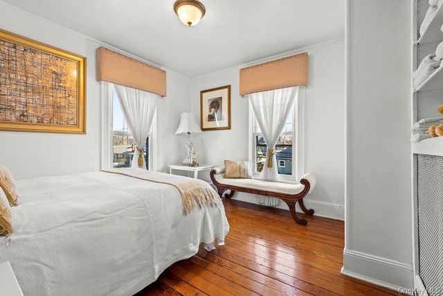 15 Bayside Avenue, Oyster Bay, NY 11771