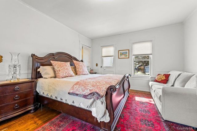 15 Bayside Avenue, Oyster Bay, NY 11771