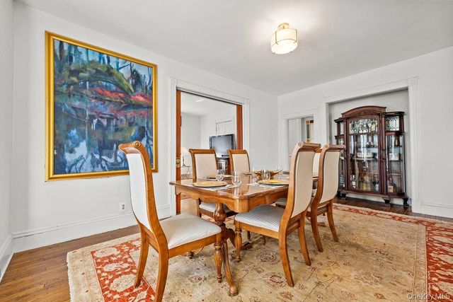 15 Bayside Avenue, Oyster Bay, NY 11771