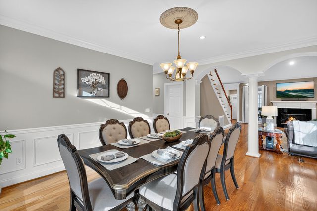 594 Waters Edge Dr, Estill Springs, TN 37330