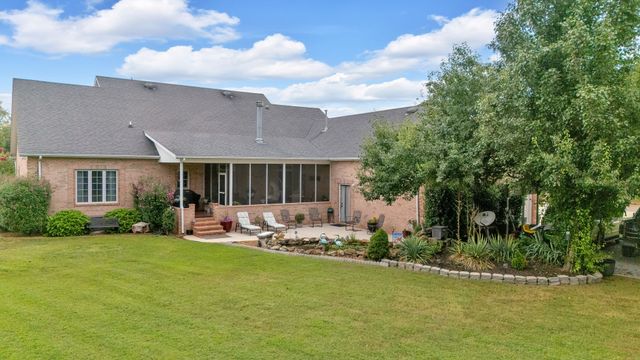 594 Waters Edge Dr, Estill Springs, TN 37330