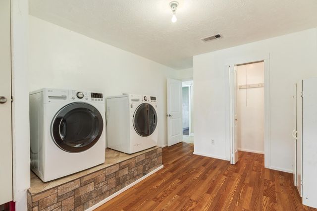 400 Pecan Estates Road C616R, Angleton, TX 77515