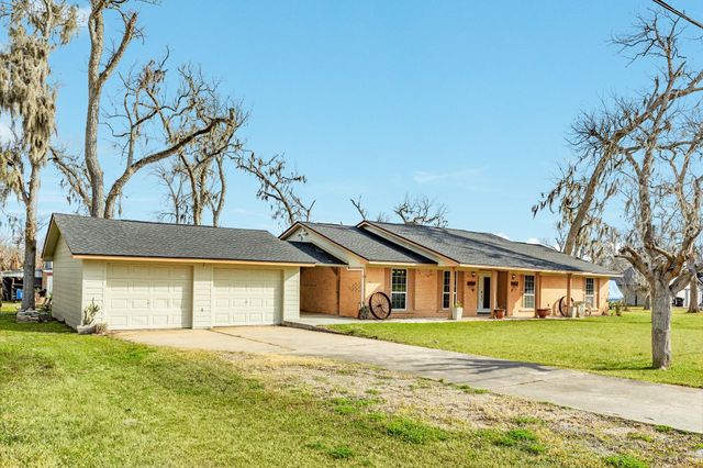 400 Pecan Estates Road C616R, Angleton, TX 77515