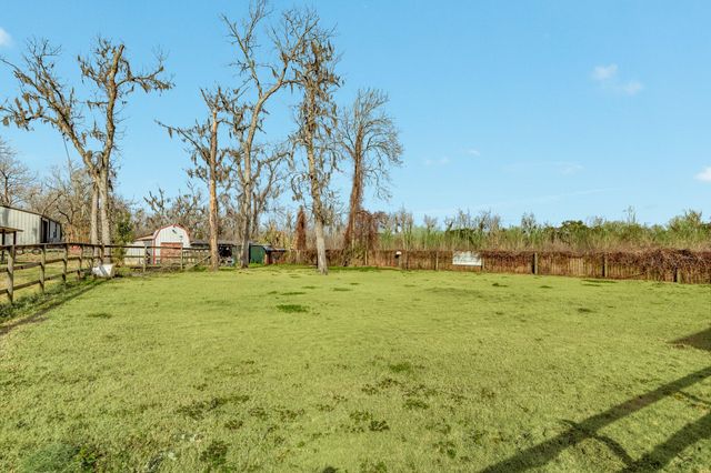 400 Pecan Estates Road C616R, Angleton, TX 77515