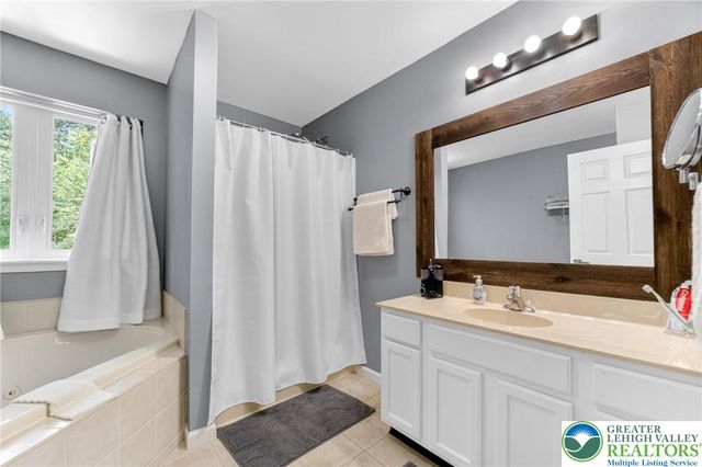 2330 Southridge Drive, Price Twp, PA 18302