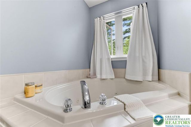 2330 Southridge Drive, Price Twp, PA 18302
