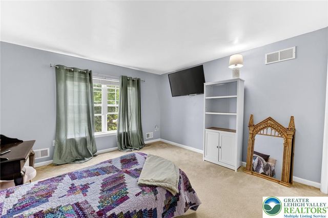 2330 Southridge Drive, Price Twp, PA 18302