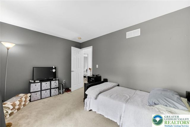 2330 Southridge Drive, Price Twp, PA 18302