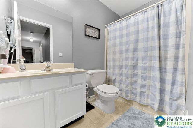 2330 Southridge Drive, Price Twp, PA 18302