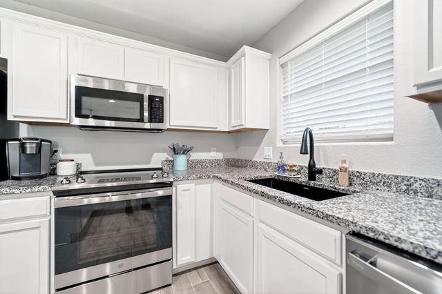 103 Avery Lane, Fate, TX 75189