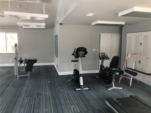 7140 NW 179th St 204, Hialeah, FL 33015