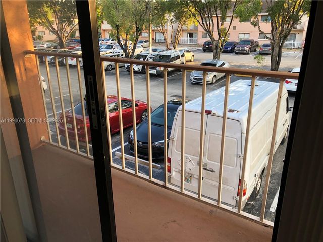 7140 NW 179th St 204, Hialeah, FL 33015