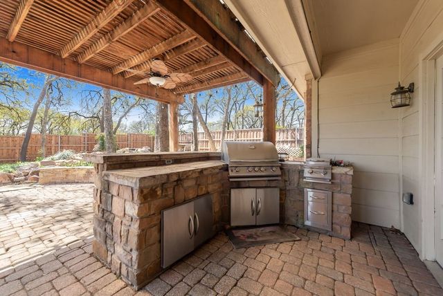 608 Hawthorn Circle, Highland Village, TX 75077