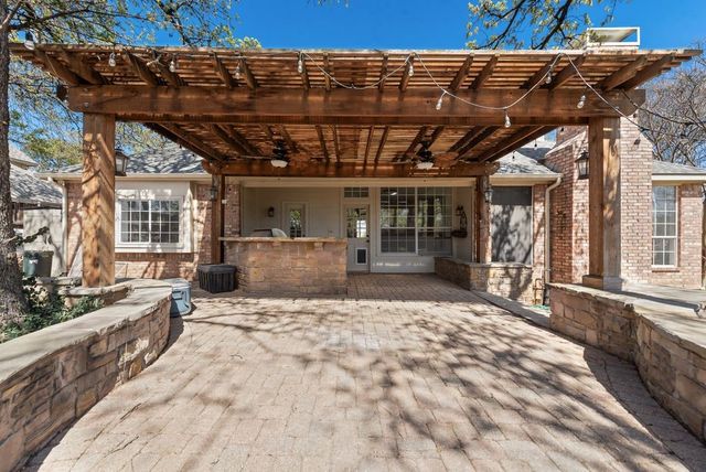 608 Hawthorn Circle, Highland Village, TX 75077