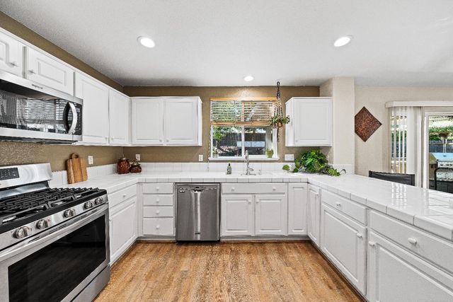 4237 Crazy Horse Rd, Cameron Park, CA 95682