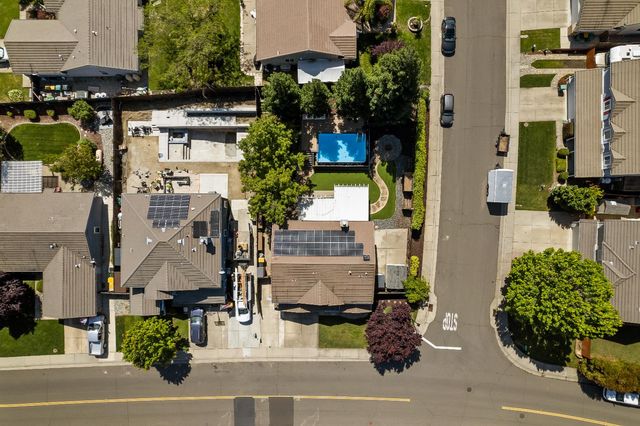 4237 Crazy Horse Rd, Cameron Park, CA 95682