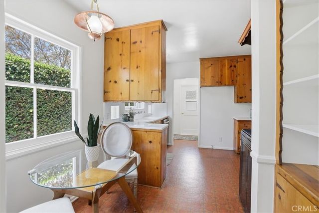 732 N Lima Street, Burbank, CA 91505