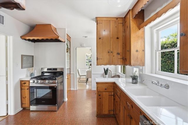 732 N Lima Street, Burbank, CA 91505