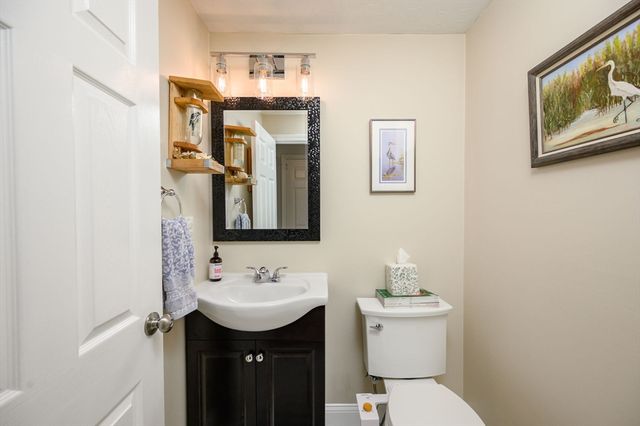 4 Lydon Lane B1-4, Halifax, MA 02338