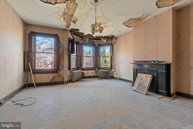 2120 BOLTON ST, Baltimore, MD 21217