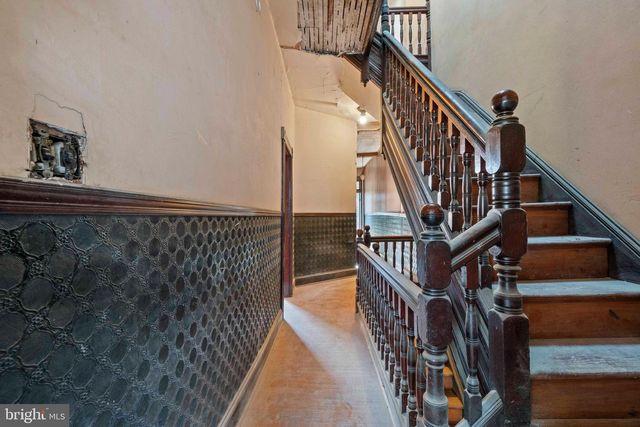 2120 BOLTON ST, Baltimore, MD 21217