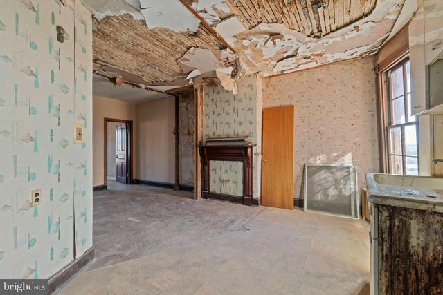 2120 BOLTON ST, Baltimore, MD 21217