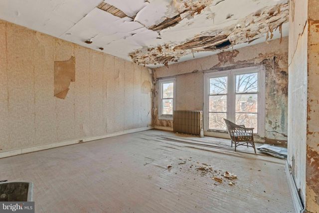 2120 BOLTON ST, Baltimore, MD 21217