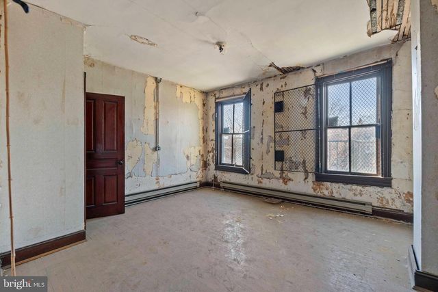 2120 BOLTON ST, Baltimore, MD 21217