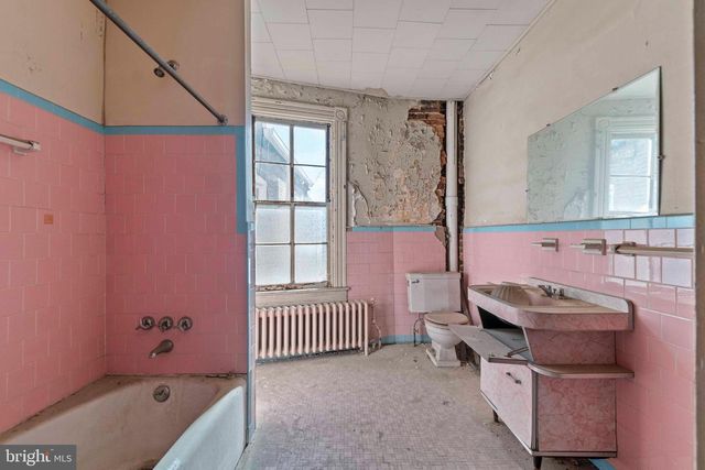 2120 BOLTON ST, Baltimore, MD 21217