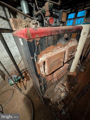 2120 BOLTON ST, Baltimore, MD 21217