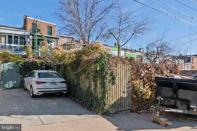 2120 BOLTON ST, Baltimore, MD 21217