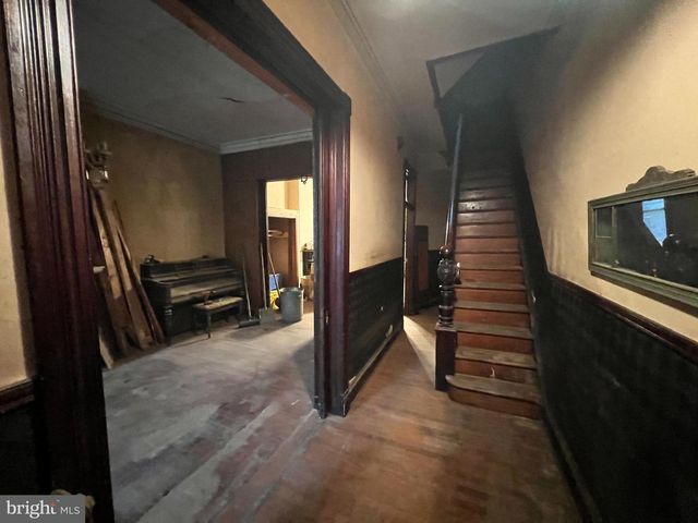 2120 BOLTON ST, Baltimore, MD 21217