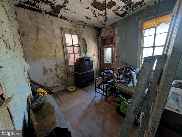 2120 BOLTON ST, Baltimore, MD 21217