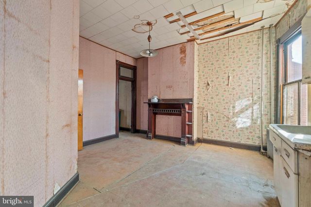 2120 BOLTON ST, Baltimore, MD 21217