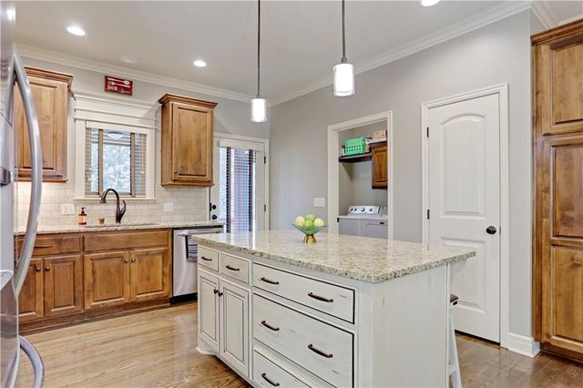 8528 Cardinal Street, Lenexa, KS 66219