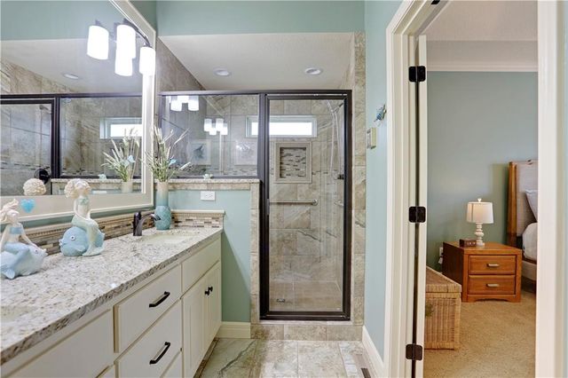 8528 Cardinal Street, Lenexa, KS 66219