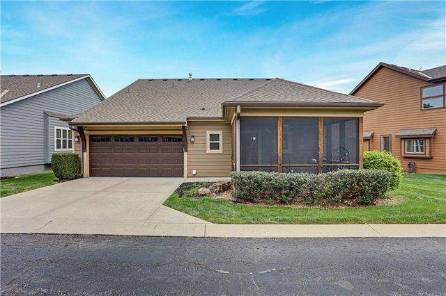 8528 Cardinal Street, Lenexa, KS 66219