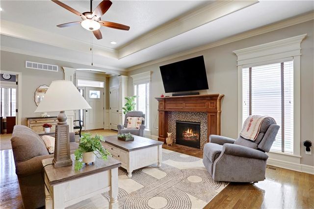 8528 Cardinal Street, Lenexa, KS 66219