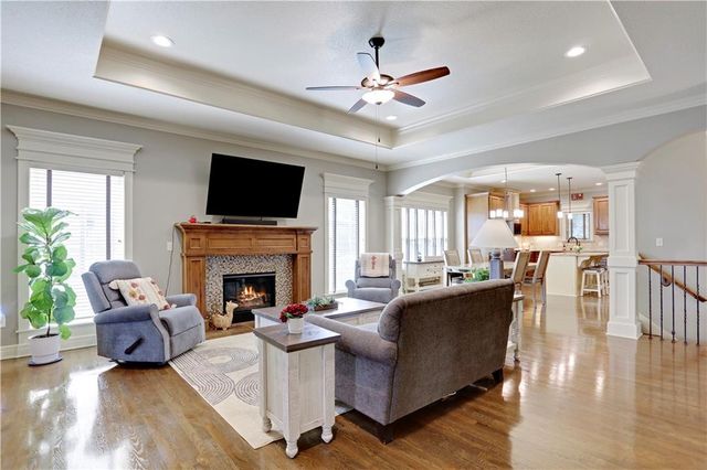 8528 Cardinal Street, Lenexa, KS 66219