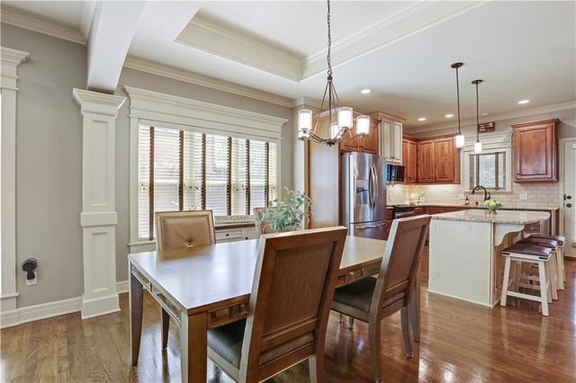 8528 Cardinal Street, Lenexa, KS 66219