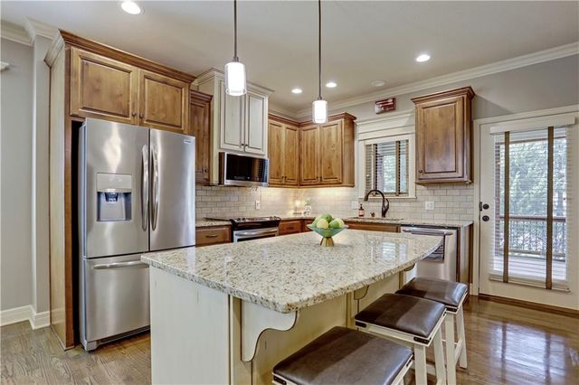 8528 Cardinal Street, Lenexa, KS 66219