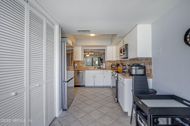 8118 BAYMEADOWS Circle E, 6, Jacksonville, FL 32256