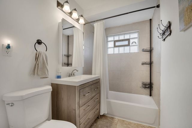 333 Homewood Court, Chicago Heights, IL 60411